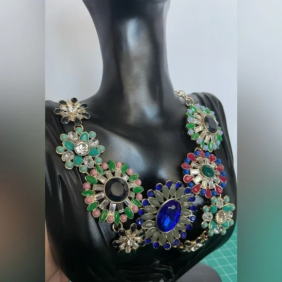 J crew flower statement crystal rhinestone necklace - Picture 3 of 7